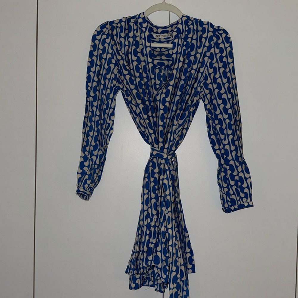 Zara Blue and White Long Sleeve V-Neck Sundress